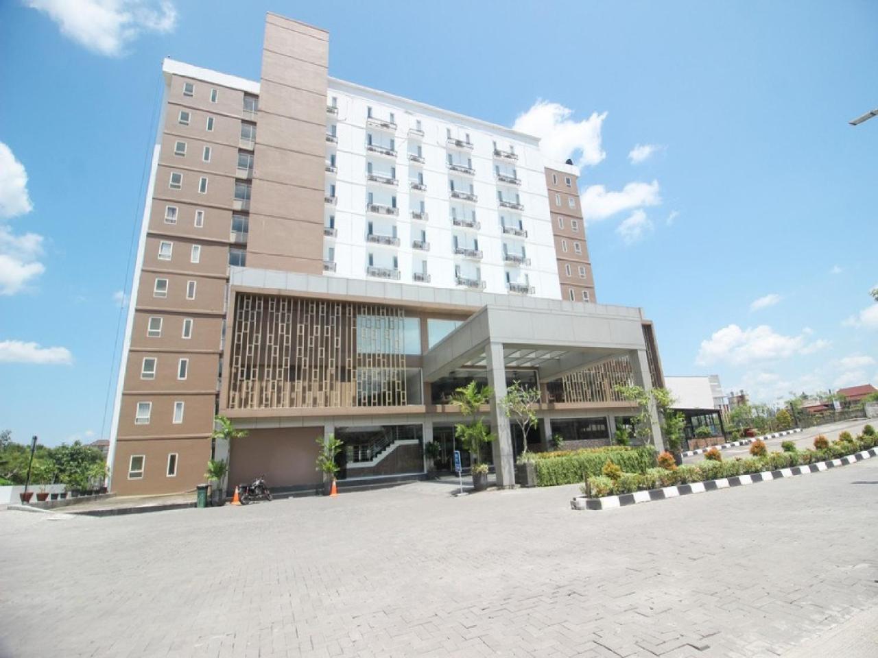 Reddoorz Apartment @ Malioboro City Adisucipto Maguwo Kültér fotó